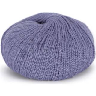 Du Store Alpakka Sterk 909 Lilac Indhold:40% Alpaka, 40% Merinould, 20% Nylon Vægt/længde: 50 g = ca. 137 m Anbefalede pinde: 3.5 mm Strikkefasthed:10 cm = 22 m Håndvaskes ved max 30°. Vendes med vrangen udad før vask. Brug vaskepose. Brug vaskemiddel til uld/silke - gerne økologisk. Brug ikke skyldemiddel. Tørres fladt.