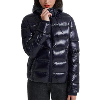 Superdry Premium dunjakke i en let kvalitet