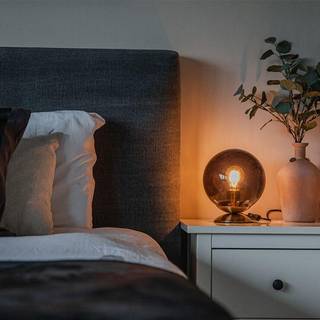 Art Deco bordlampe messing med sort glas - Pallon