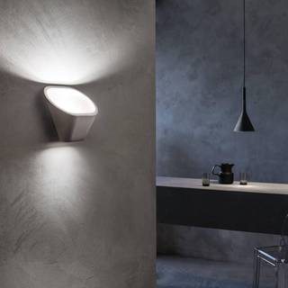 Foscarini Aplomb R7s væglampe af beton, hvid