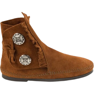 Minnetonka herre to-knapper støvle med hård sål i brun ruskind - størrelse 11 - klassisk moccasin-stil, som set i Brad Pitt-film