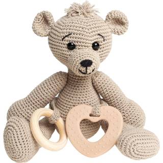 Go Handmade Sanse Teddy Kit Kittet indeholder: Garn: Little one's Cotton,100% bomuld: 100 g Sikkerhedsøjne:1 par, 10 mm Træring: D55 mm Raslecellofan: 1 stk.,10 x 10 cm Blødt TPE Hjerte: 1 stk. Rasleboks: 2 stk., 22 mm Pivert: 2 stk., 25 mm Kittet indeholder ikke: Fyldvat Hæklenål.