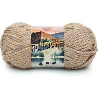 Lion Brand Hometown 135-122V Highland Park Beige Indhold: Uni color, mix, neon & twist: 100% akryl Tweed: 94% akryl, 6% viskose Vægt/længde: Uni color, mix, neon & twist: 142 g = ca. 74 meter Tweed: 113 g = ca. 59 meter Anbefalede pinde: 9.00 mm Strikkefasthed: 10 x 10 cm = 9 m x 12 p Vask: Maskinvask 40°C.