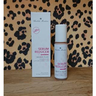Charlotte Meentzen Hudpleje Sebum Reducer Flydende concealer 10 ml (8.189,00 kr / 1 l) - 10 ml