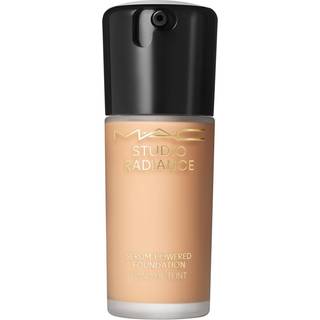 MAC Cosmetics Studio Radiance Serum-Powered Foundation Fugtende foundation Skygge C4.5 30 ml - 30 ml
