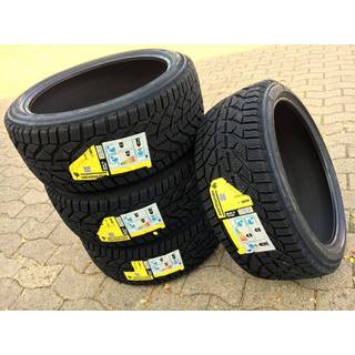 Kormoran SUV Snow XL 275/40R20 106V