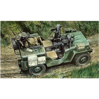 1:35 COMMANDO CAR