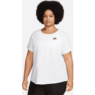 Nike Sportswear Club Essentials-T-shirt til kvinder (plus size) - hvid - 2X