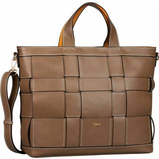Shopper Valeria Braun