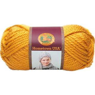 Lion Brand Hometown 135-159K Madison Mustard Indhold: Uni color, mix, neon & twist: 100% akryl Tweed: 94% akryl, 6% viskose Vægt/længde: Uni color, mix, neon & twist: 142 g = ca. 74 meter Tweed: 113 g = ca. 59 meter Anbefalede pinde: 9.00 mm Strikkefasthed: 10 x 10 cm = 9 m x 12 p Vask: Maskinvask 40°C.