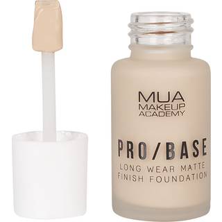 MUA Makeup Academy PRO/BASE Langtidsholdbar matterende foundation Skygge #110 30 ml - 30 ml