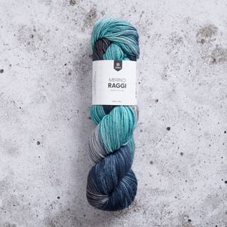 Järbo Merino Raggi 100g 11 Lagoon blue and lavander Indhold: 75% Merinould, 25% Polyamid Vægt/længde: 100 g = ca. 278 meter Anbefalede pinde: 3.00 mm Strikkefasthed: 10 x 10 cm = 25 m x 34 p Kan vaskes i maskinen, finvask 30ºC, uden skyllemiddel / Tørres fladt.