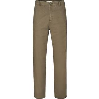 Johnny Bukser, Crocodile, 46