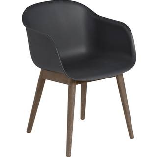 Muuto Fiber Spisebordsstol med Armlæn og Træ Base Mørk Brun