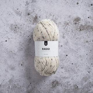 Järbo Raggi 100g 15180 Tweedy snow Indhold: 70% Superwash Uld / 30% Polyamid Vægt/længde: 100 gram = ca. 150 meter Anbefalede pinde: 4.50 - 5.50 mm Strikkefasthed: 10 x 10 cm = ca 18 / 16m x 24 / 21p Anbefalet hæklenål: 4.50 mm Hæklefasthed: 10 x 10 cm = ca 14 fm x 17 p Maskinvask 40°C / Tørres fladt / Brug ikke skyllemiddel.