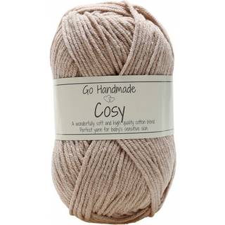 Go Handmade Cosy 17463 Pastel brown Indhold: 60% Bomuld, 40% akryl Vægt/længde: 50 g = 100 meter Anbefaledepinde:4 mm Strikkefasthed: 10 cm = 24 m Maskinvask 40°C / Må ikke tørretumbles.