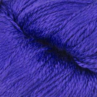 BC Garn Jaipur Peace Silk 27 Drue Indhold: 100% silke Vægt/længde: 50 g = ca. 300 meter Anbefalede pinde: 2-3 mm Strikkefasthed: 10 x 10 cm = 24 m Vask: Håndvask.