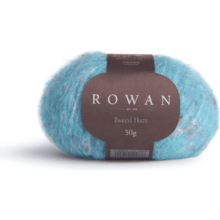 Rowan Tweed Haze 550 Winter Indhold: 40% Mohair, 39% Alpaka, 10% Polyamid, 8% Bomuld, 3% Polyester Vægt/længde: 50 gram = ca. 120 meter Anbefalede pinde: 6,00 mm Strikkefasthed: 10 x 10 cm = 14,5 m x 20 p Vaskes i hånden / Tåler ikke tørretumbler / Tørres flat.