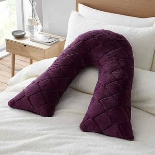 Catherine Lansfield Catherine Lansfield Cosy and Soft Diamond Fleece V-Shaped Cushion