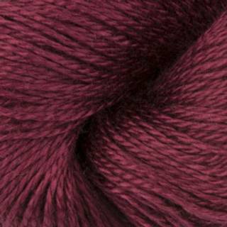 BC Garn Jaipur Peace Silk 21 Kirsebær Indhold: 100% silke Vægt/længde: 50 g = ca. 300 meter Anbefalede pinde: 2-3 mm Strikkefasthed: 10 x 10 cm = 24 m Vask: Håndvask.