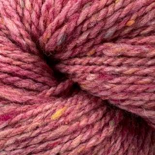 Permin Dagmar 05 Rosa Indhold: 75% Økologisk Merinould, 25% Polyamid Vægt/længde: 50 g = ca. 150 meter Anbefalede pinde: 4,50 mm Strikkefasthed: 10 x 10 cm = 18 masker x 26 rækker Vaskes i hånden ved 30ºC / tåler ikke tørretumbling, tørres fladt.