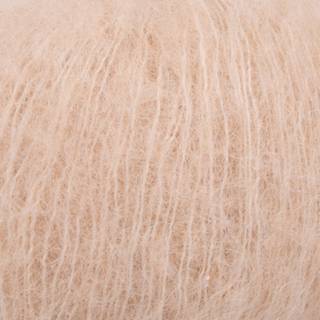 Mayflower Elba 003 Sand Indhold: 68% Alpaca, 32% Polyamid Vægt/længde: 25 g = ca. 250 m Anbefalede pinde: 3.5-4 mm Strikkefasthed: 10 cm = 22 m x 32 p Vask: Håndvask / Tåler ikke tørretumbling.