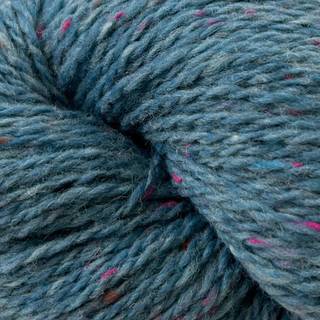 Permin Dagmar 21 Lys petrol Indhold: 75% Økologisk Merinould, 25% Polyamid Vægt/længde: 50 g = ca. 150 meter Anbefalede pinde: 4,50 mm Strikkefasthed: 10 x 10 cm = 18 masker x 26 rækker Vaskes i hånden ved 30ºC / tåler ikke tørretumbling, tørres fladt.