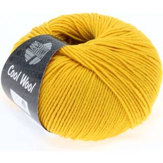 Lana Grossa Cool Wool 2005 Gyldengul Indhold:100% ren ny, ekstrafin merinould Vægt/Længde:50 g = ca. 160 meter Anbefalede pinde: 3.00-3.50 mm Strikkefasthed:10 x 10 cm = 24 m x 34 p Vask:Finvask 30º/ Tørres fladt.