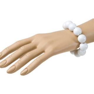 Hvidt perlearmbånd