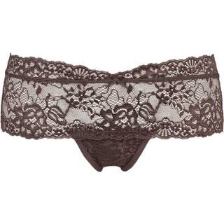 Nicole String