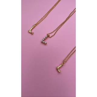 Mellow Moon - Pearl Letter Necklace - Forgyldt