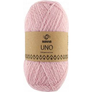 Navia UNO 132 Lyserød Indhold: 100% Uld Vægt/Længde: 50 g = ca. 350 meter Anbefalede pinde: 2,5 mm Strikkefasthed: 10 cm = 31 masker Vaskes i hånden / Tåler ikke tørretumbling, tørres fladt..