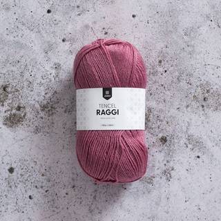 Järbo Tencel Raggi 100g 25007 Sweet pea pink Indhold: 75% uld, 25% tencel Vægt/længde: 100 g = ca. 266 meter Anbefalede pinde: 3.00 mm Strikkefasthed: 10 x 10 cm = 25 m x 33 p Vask: Håndvask / Tørres fladt.