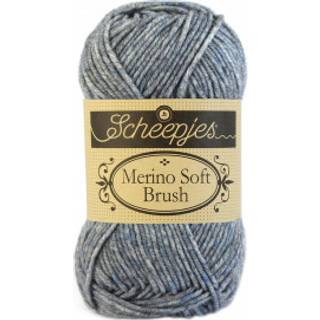 Scheepjes Merino Soft Brush 252 Toorop Indhold: 50% Superwash merinould, 25% mikrofibre, 25% akryl Vægt/længde: 50 g = 105 m Anbefalede pinde: 4 - 5 mm Strikkefasthed: 10 x 10 cm = 19 m x 23 r Kan vaskes på maskine, skånsom vask ved maks. 30° / Tørres fladt.
