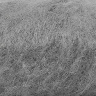 Mayflower Elba 008 Grå Indhold: 68% Alpaca, 32% Polyamid Vægt/længde: 25 g = ca. 250 m Anbefalede pinde: 3.5-4 mm Strikkefasthed: 10 cm = 22 m x 32 p Vask: Håndvask / Tåler ikke tørretumbling.