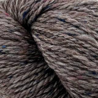 Permin Dagmar 07 Brun Indhold: 75% Økologisk Merinould, 25% Polyamid Vægt/længde: 50 g = ca. 150 meter Anbefalede pinde: 4,50 mm Strikkefasthed: 10 x 10 cm = 18 masker x 26 rækker Vaskes i hånden ved 30ºC / tåler ikke tørretumbling, tørres fladt.