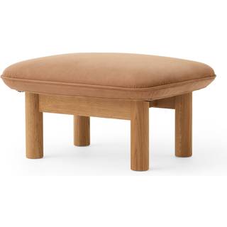 Audo Copenhagen - Brasilia Ottoman Solid Nat Oak Fabric Cat. 2 Dunes Col. Camel, - Puffer - Anderssen & Voll - Træ farvet - Læder/Træ/Skum