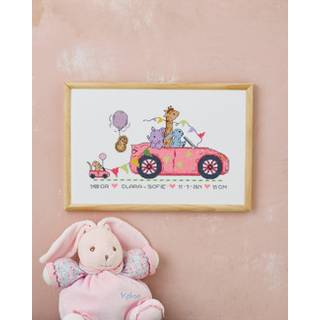 Broderikit Clara-Sofie R5799 30 x 20 cm Gør broderi nemt og tilgængeligt Clara-Sofie R5799 broderisæt Billede viser smukke blomsterdetaljer Størrelse på lærred: 30x20 cm Inkluderer alt nødvendigt tilbehør.