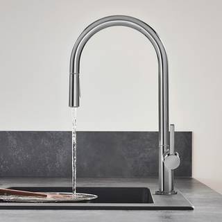 Hansgrohe Talis M54 køkkenarmatur med C-tud og udtræksbruser i Børstet sort krom PVD