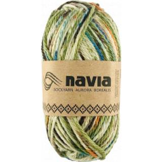 Navia Sokkegarn 520 Grøn meleret Indhold: 70 % Uld og 30 % nylon Vægt/Længde: 50 g = ca. 120 meter Anbefalede pinde: 4,5 mm Strikkefasthed: 10 cm = 19 masker Uldvask 30ºC / Tåler ikke tørretumbling, tørres fladt..