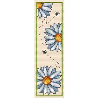 Broderikit Margueritter 7 x 22 cm Krydssting og stikkesting kombineret Størrelse: Praktiske 7x22cm Aida 5.4 tr/inch i blød elfenben 9 afstemte farver DMC Mouliné Delikat blomstermotiv i klare toner.