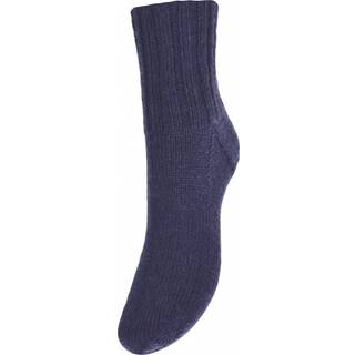 Järbo Junior Raggi 50g 68414 Midnight blue Indhold: 75% Superwash uld, 25% polyamid Vægt/længde: 50 g = ca. 200 meter Anbefalede pinde: 3 mm Strikkefasthed: 10 x 10 cm = 27-28 m x 40 p Maskinvask, max 40°C / Tørres fladt.