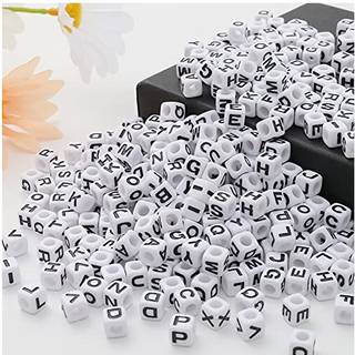 Herzwild 7 * 7 mm sort og hvid akryl firkantet bogstav perler hvid terning alfabet perler sort bogstav A-z blandede plastik løse perler til vensk