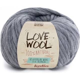 Katia Love Wool 106 Lys grå Indhold:85% uld, 15% alpaca Vægt/længde: 100 g = ca. 50 meter Anbefalede pinde: 12-15 mm Strikkefasthed: 10 x 10 cm = 7 m x 9 p Vask:Håndvask / Tåler ikke tørretumbling.