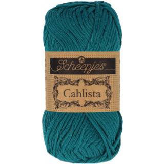 Scheepjes Cahlista 401 Dark Teal Indhold: 100% naturlig bomuld Vægt/længde: 50 gram = ca. 85 meter Anbefalede pinde: 4.50-5.00mm Strikkefasthed: 10 x 10 cm = 19 m x 23 p Maskinvask 60°C / Tørres fladt .