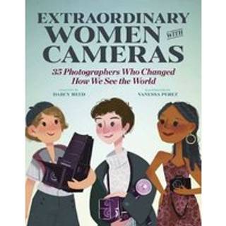 Extraordinary Women with Cameras