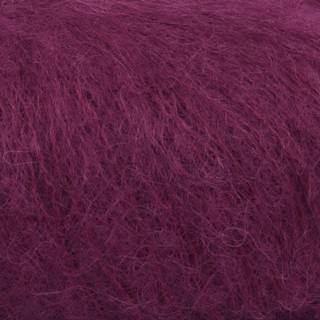 Mayflower Elba 026 Blomme Indhold: 68% Alpaca, 32% Polyamid Vægt/længde: 25 g = ca. 250 m Anbefalede pinde: 3.5-4 mm Strikkefasthed: 10 cm = 22 m x 32 p Vask: Håndvask / Tåler ikke tørretumbling.