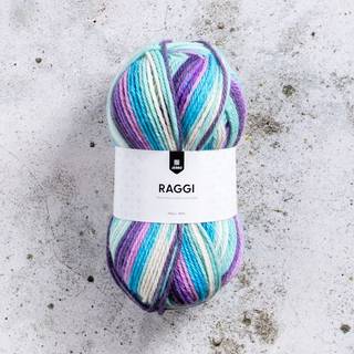 Järbo Raggi 100g 15222 Light year Indhold: 70% Superwash Uld / 30% Polyamid Vægt/længde: 100 gram = ca. 150 meter Anbefalede pinde: 4.50 - 5.50 mm Strikkefasthed: 10 x 10 cm = ca 18 / 16m x 24 / 21p Anbefalet hæklenål: 4.50 mm Hæklefasthed: 10 x 10 cm = ca 14 fm x 17 p Maskinvask 40°C / Tørres fladt / Brug ikke skyllemiddel.