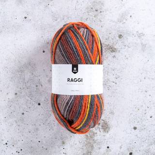 Järbo Raggi 100g 15218 Nightingale lane Indhold: 70% Superwash Uld / 30% Polyamid Vægt/længde: 100 gram = ca. 150 meter Anbefalede pinde: 4.50 - 5.50 mm Strikkefasthed: 10 x 10 cm = ca 18 / 16m x 24 / 21p Anbefalet hæklenål: 4.50 mm Hæklefasthed: 10 x 10 cm = ca 14 fm x 17 p Maskinvask 40°C / Tørres fladt / Brug ikke skyllemiddel.