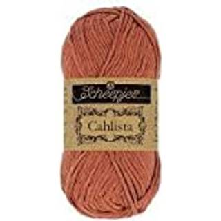 Scheepjes Cahlista 504 Brick Red Indhold: 100% naturlig bomuld Vægt/længde: 50 gram = ca. 85 meter Anbefalede pinde: 4.50-5.00mm Strikkefasthed: 10 x 10 cm = 19 m x 23 p Maskinvask 60°C / Tørres fladt .